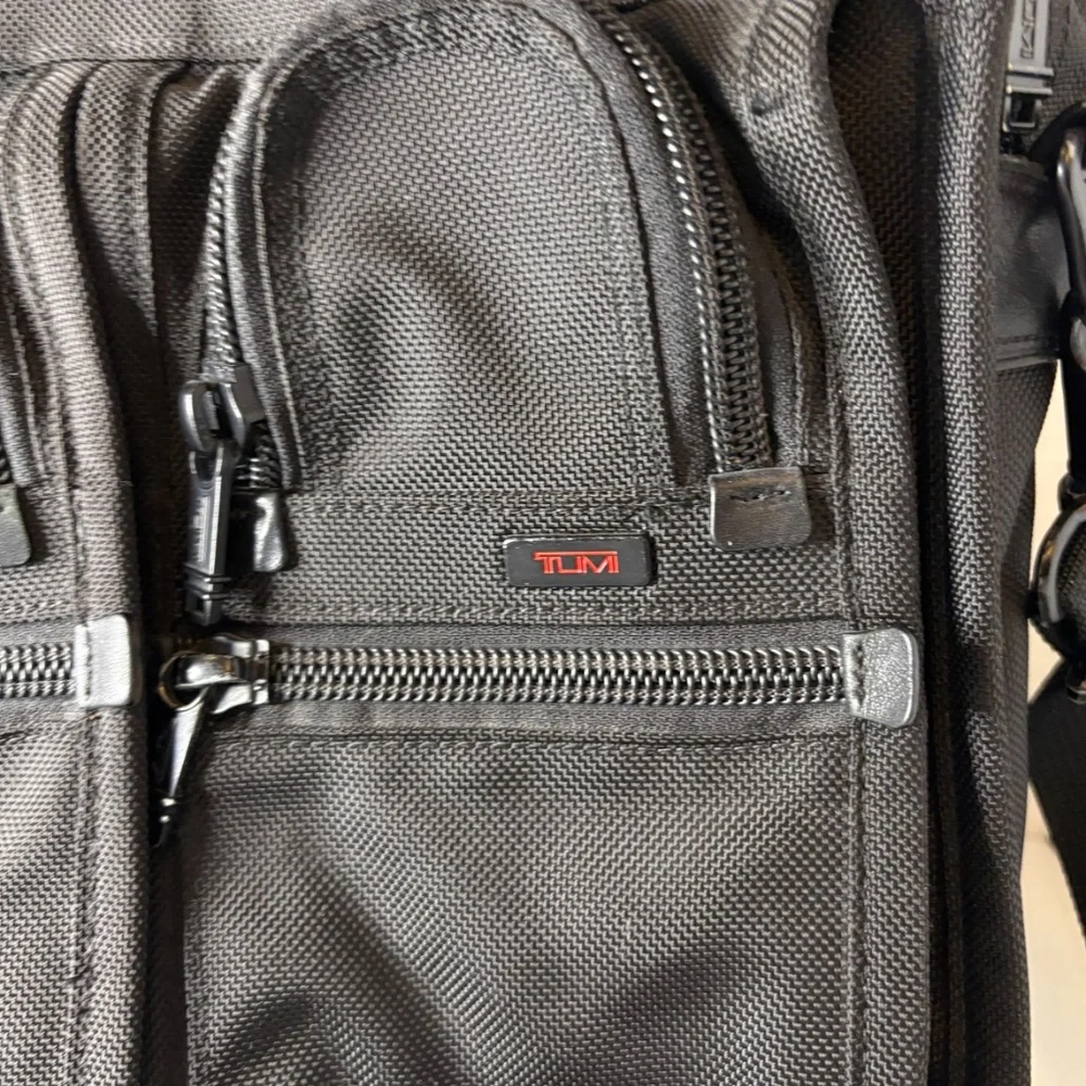 Tumi Alpha Expandable Ballistic Nylon Black Briefcase Messenger Laptop Bag 26160